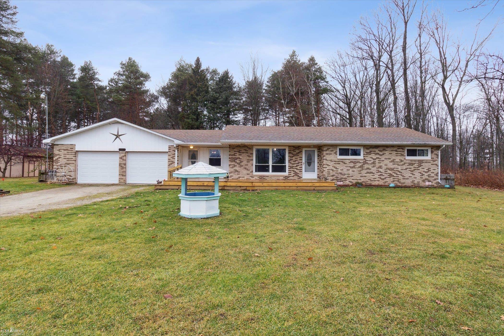 3246 West County Line Road Lennon, MI 48449 - Photo 1 of 32