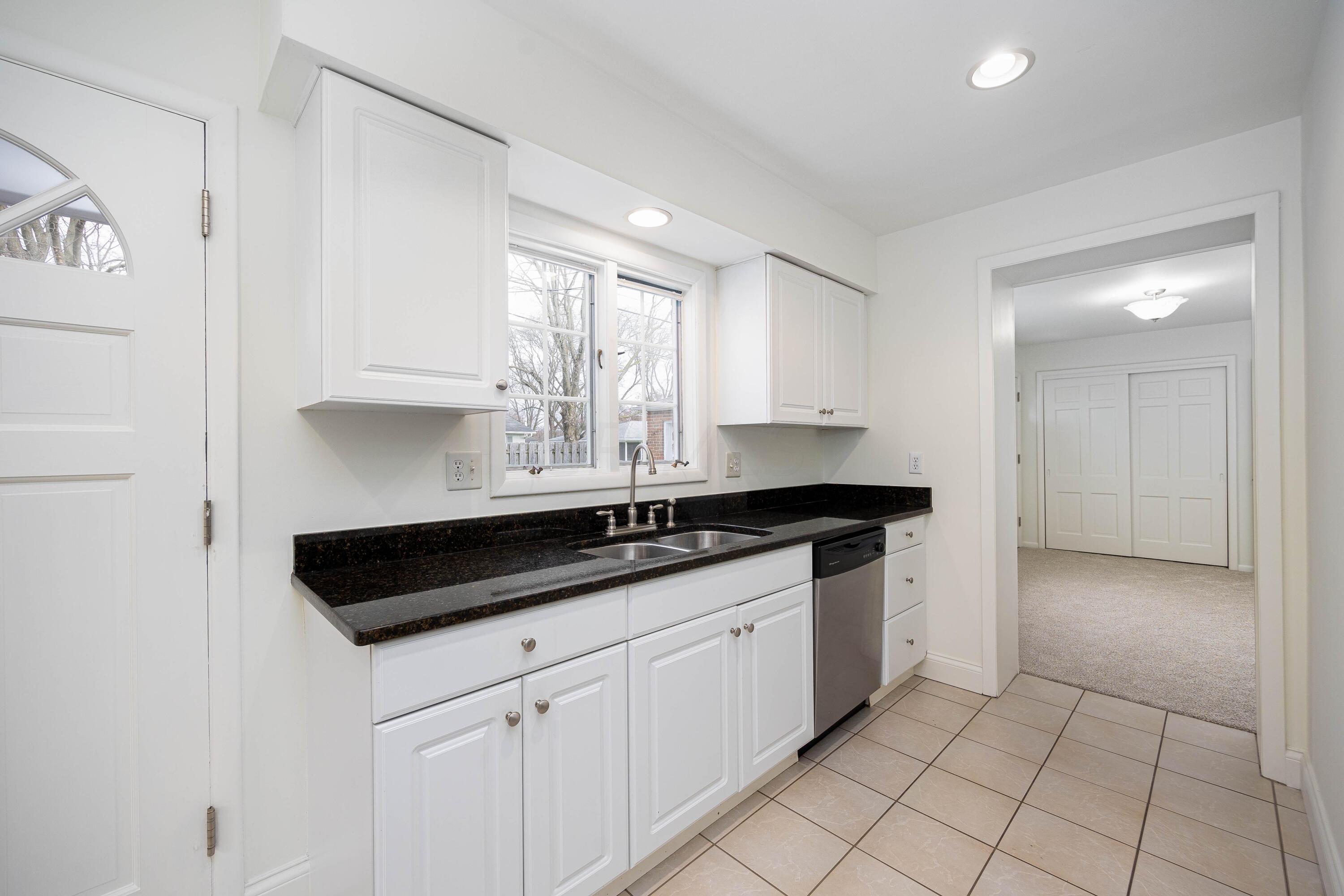 1515 Zollinger Road Columbus, OH 43221 - Photo 13 of 40 Kitchen