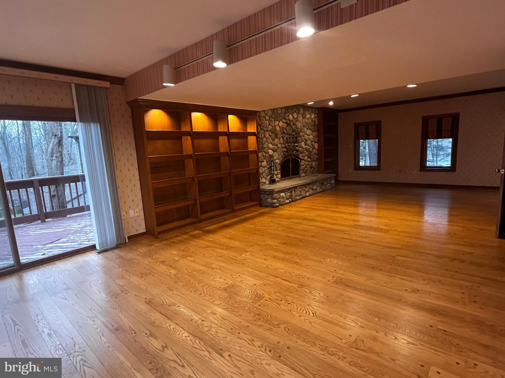 10 Redgate Court Silver Spring, MD 20905 - Photo 18 of 49 Second fireplace