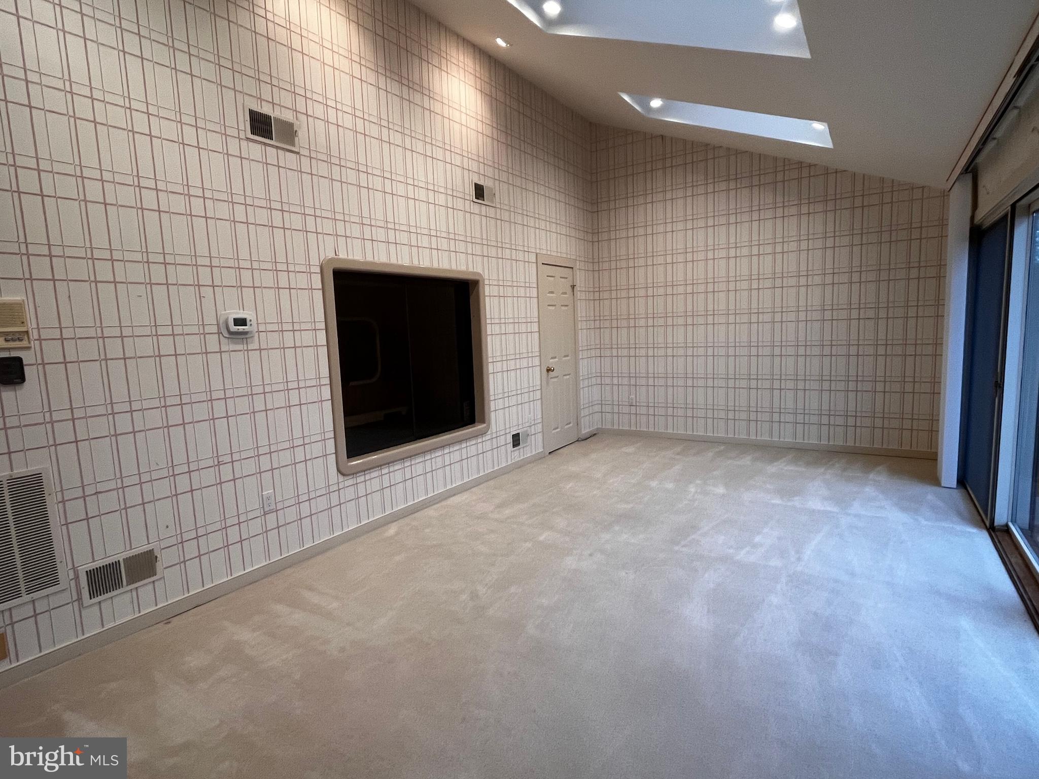 10 Redgate Court Silver Spring, MD 20905 - Photo 28 of 49 Extra room off MBR, skylights, Kohler Pod