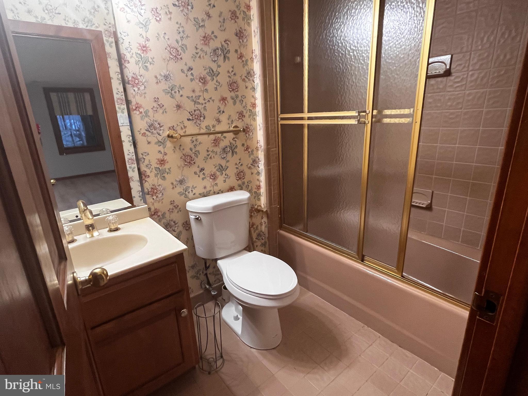 10 Redgate Court Silver Spring, MD 20905 - Photo 43 of 49 3rd full bath