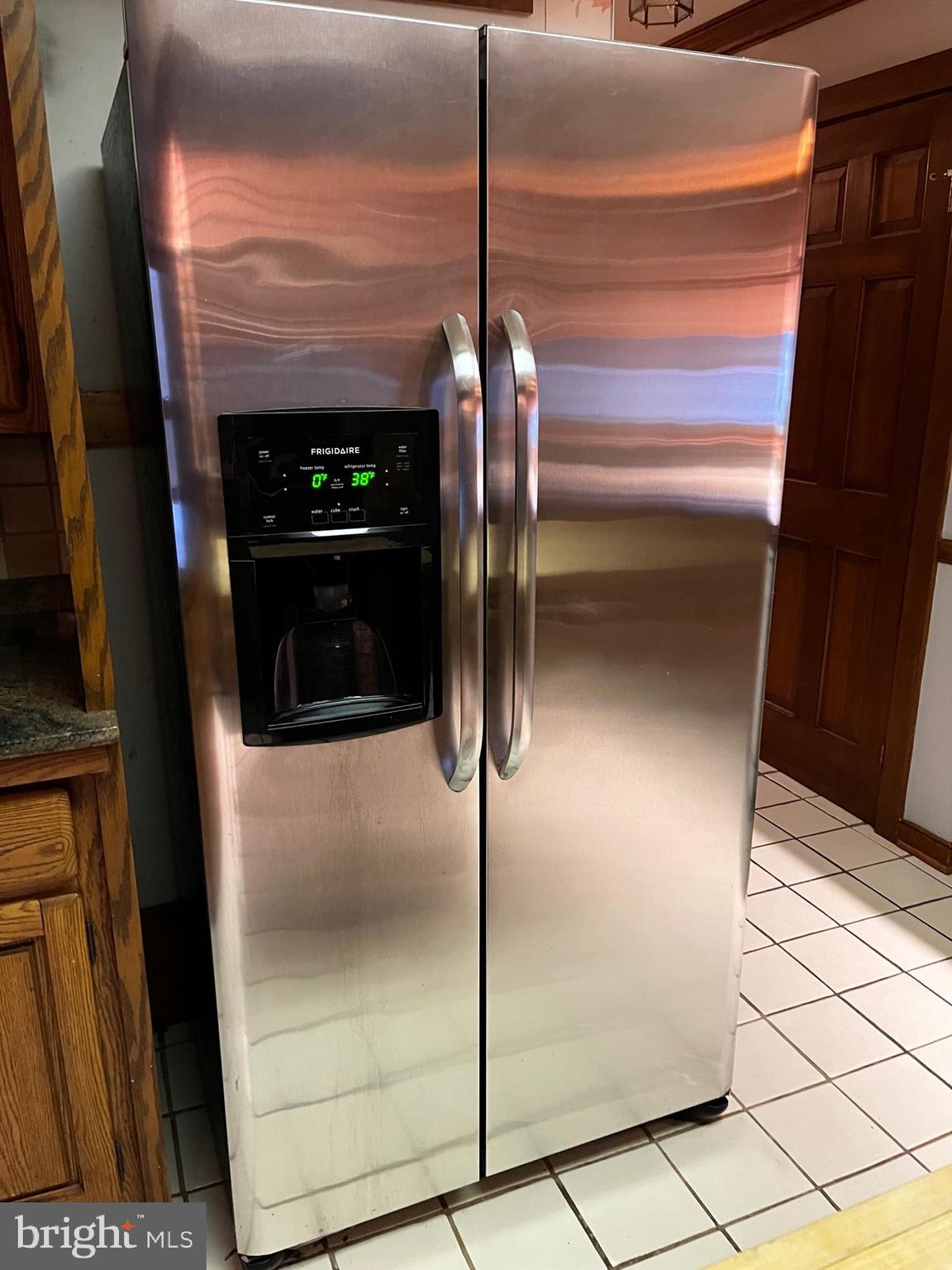 10 Redgate Court Silver Spring, MD 20905 - Photo 7 of 49 Stainless double door fridge