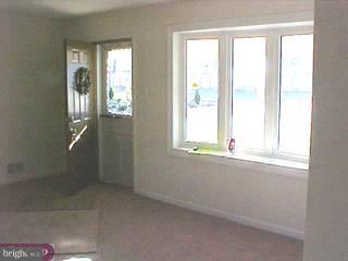 905 Crystle Road Aston, PA 19014 - Photo 3 of 6