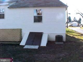 905 Crystle Road Aston, PA 19014 - Photo 5 of 6