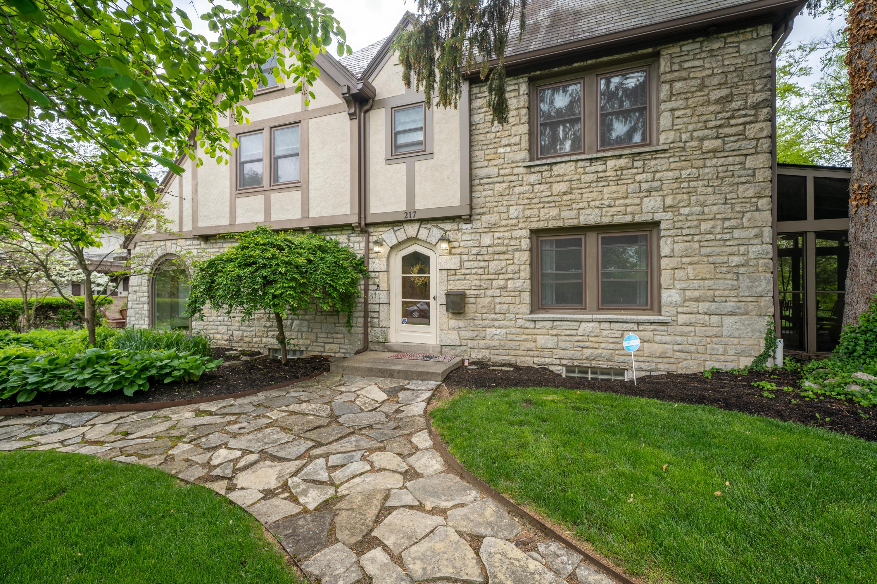 217 South Harding Road Columbus, OH 43209 - Photo 1 of 66