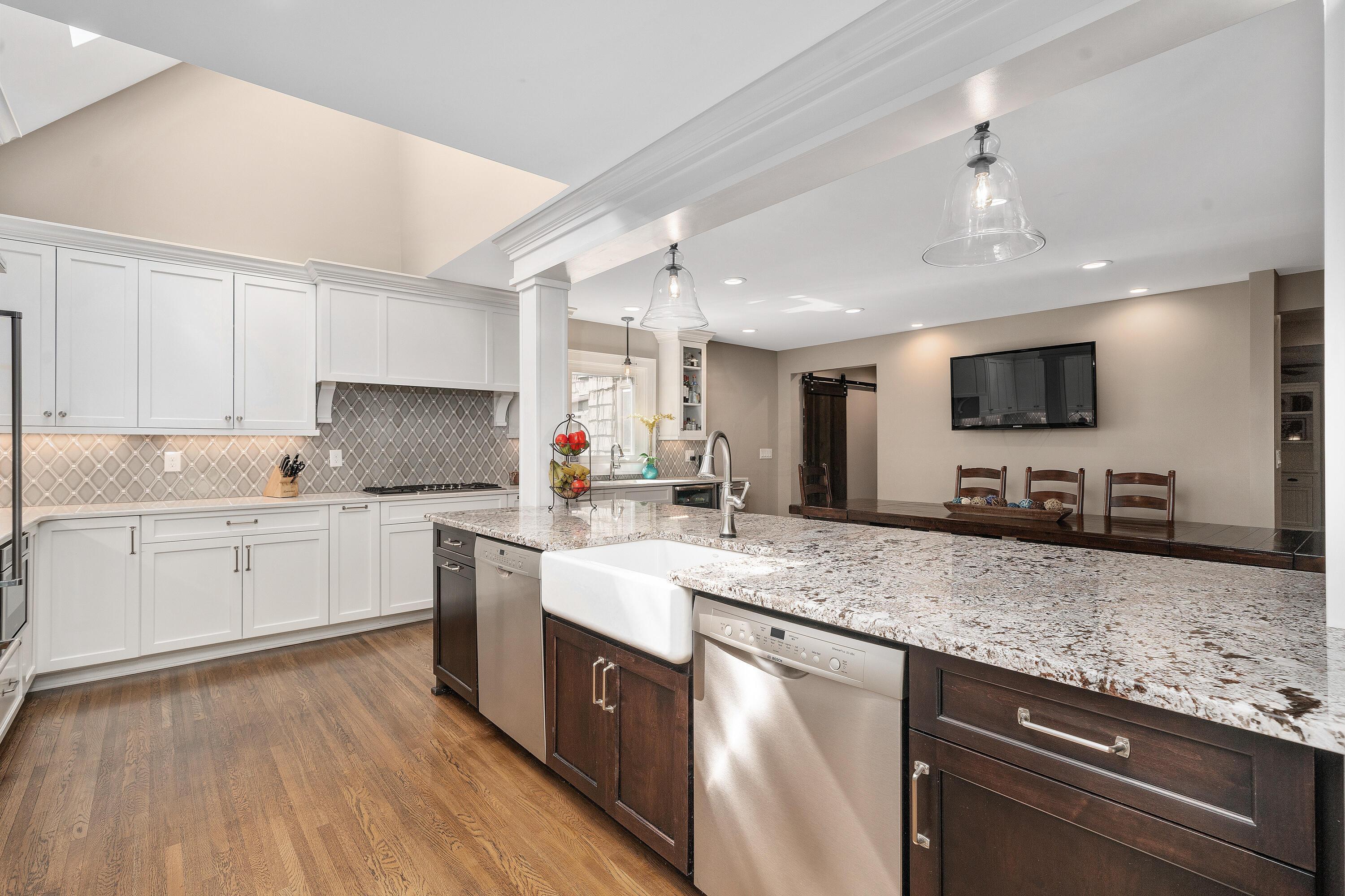 217 South Harding Road Columbus, OH 43209 - Photo 7 of 66