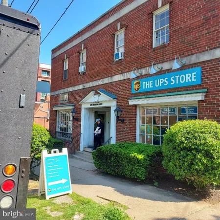 $2,245 | 610 Madison Street, Unit 200, Alexandria, VA 22314