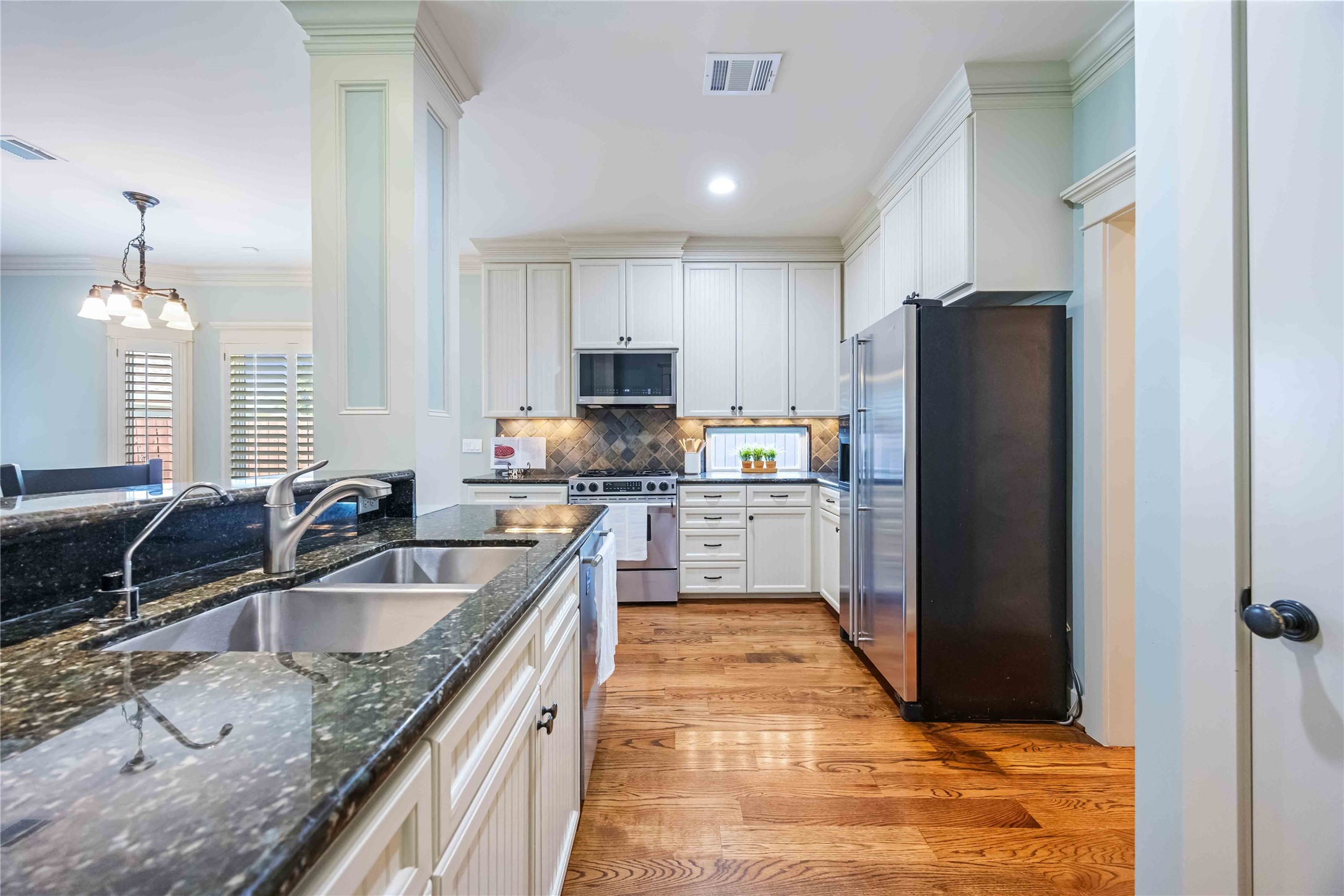 3541 Michaux Street Houston, TX 77009 - Photo 11 of 32 Built in reverse osmosis system