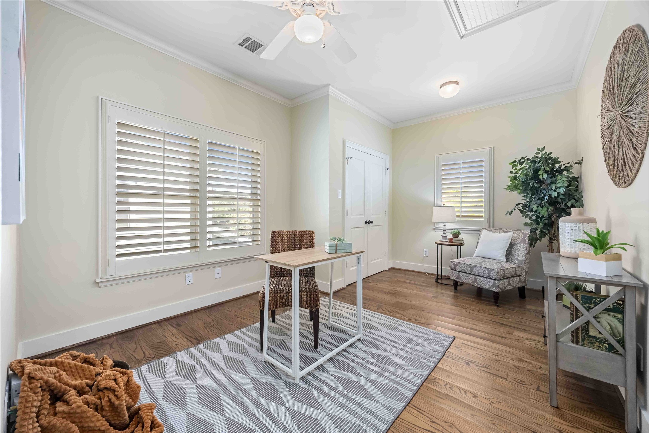 3541 Michaux Street Houston, TX 77009 - Photo 19 of 32 4th bedroom can be used in so many ways. Located just across the hall from the primary it could be a nursery, office, play space, craft room, exercise room or back to basics, a bedroom. Endless possibilities.