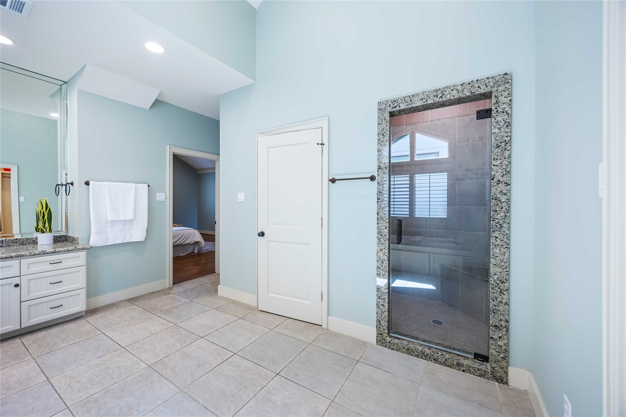 3541 Michaux Street Houston, TX 77009 - Photo 25 of 32 Separate shower with a bench and water closet.