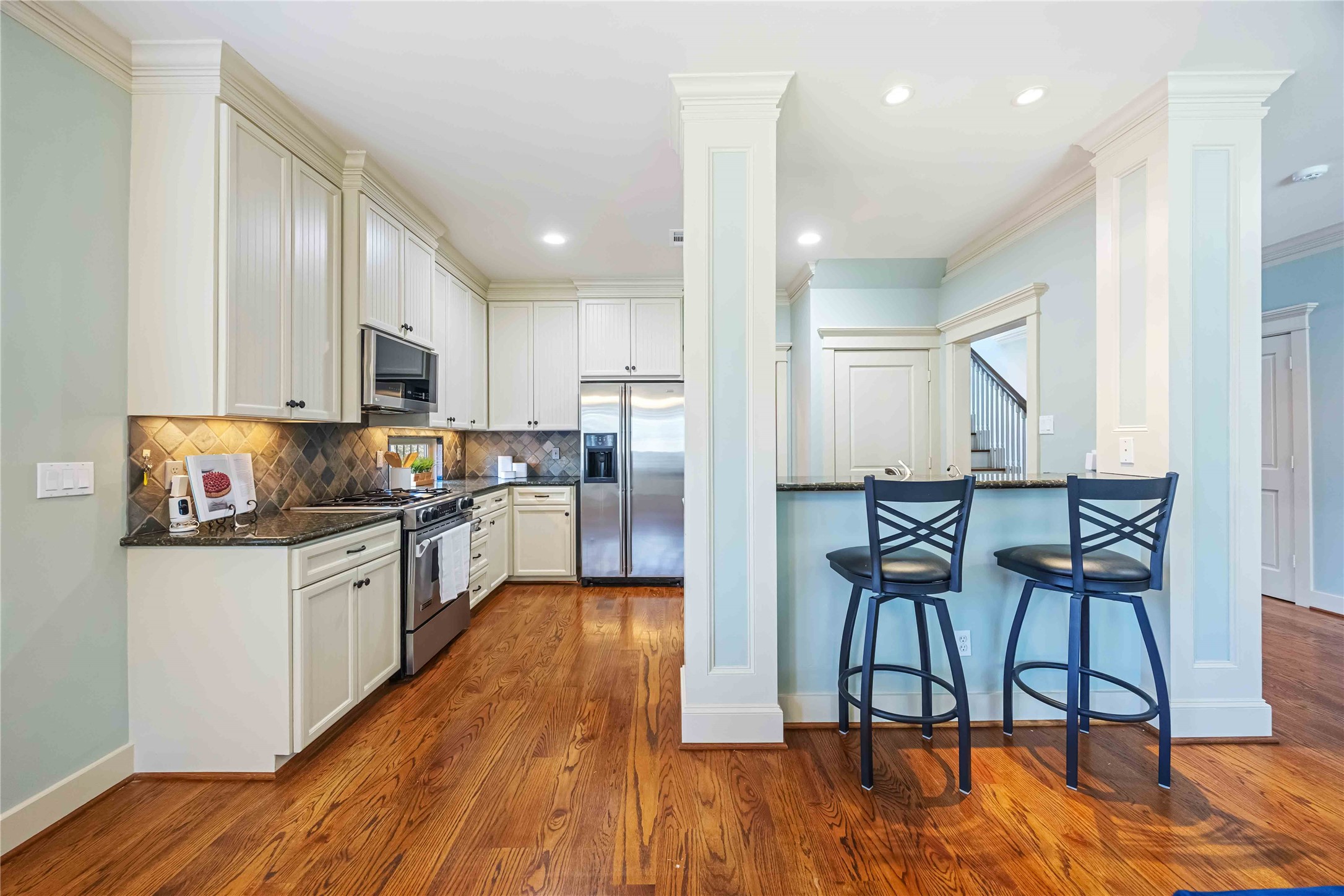 3541 Michaux Street Houston, TX 77009 - Photo 9 of 32 Pull a seat up at the bar