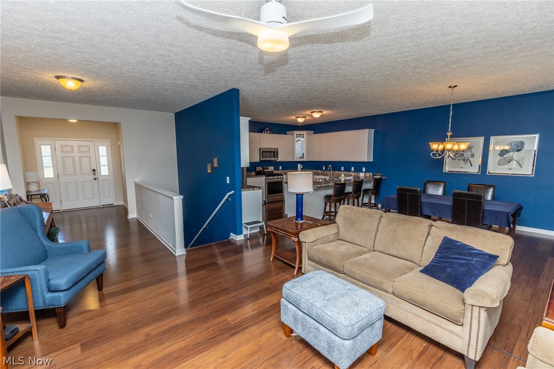 39094 Case Road Avon, OH 44011 - Photo 5 of 33 Great Room