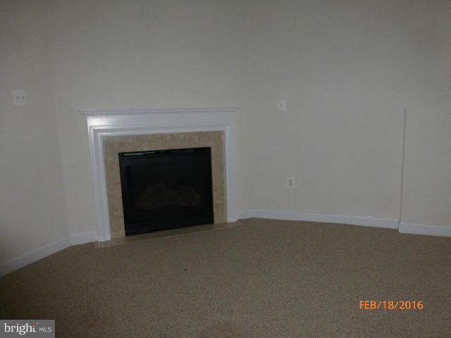 14016 Castle Ridge Way, Unit 40 Silver Spring, MD 20904 - Photo 3 of 8 Family Room