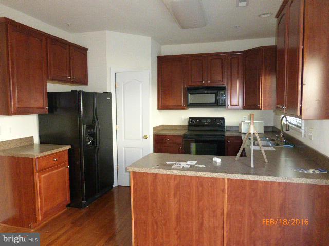 14016 Castle Ridge Way, Unit 40 Silver Spring, MD 20904 - Photo 4 of 8 Kitchen