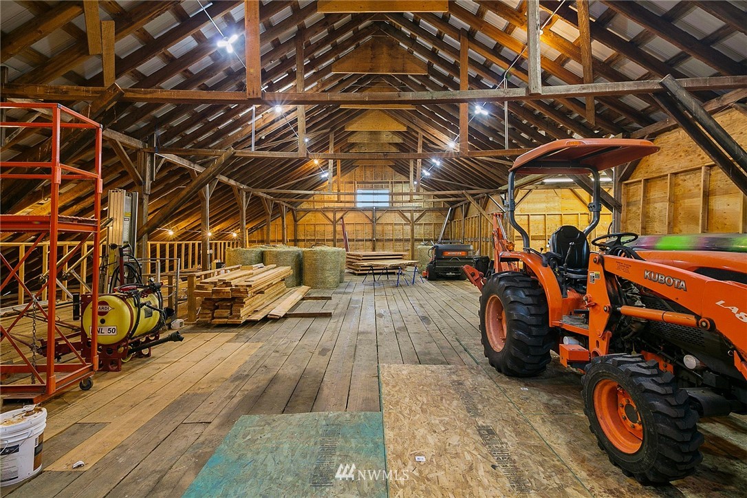 401 Highland Valley Road Morton, WA 98356 - Photo 34 of 39 a view of a room with gym equipment