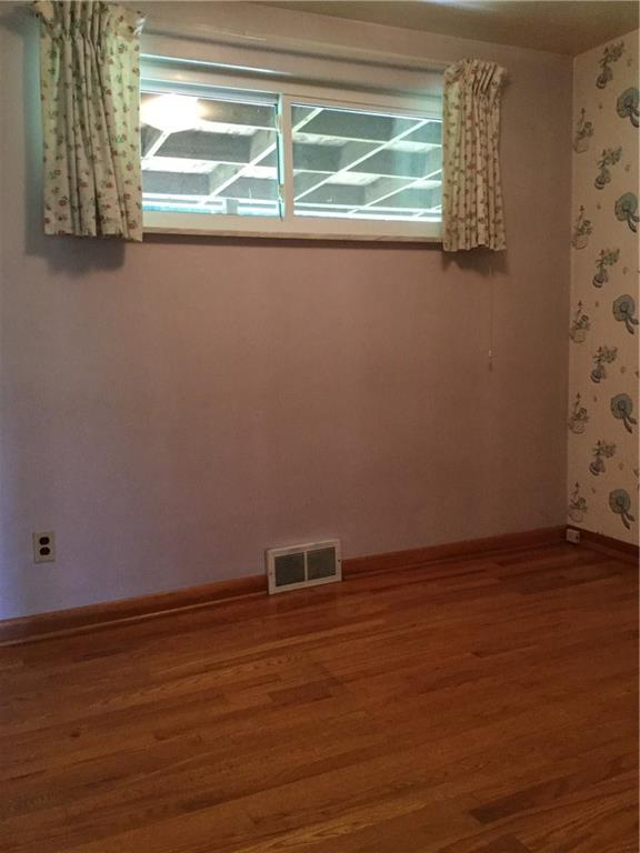 145 Jacks Run Road Pittsburgh, PA 15214 - Photo 14 of 20 Gallery Image 14
