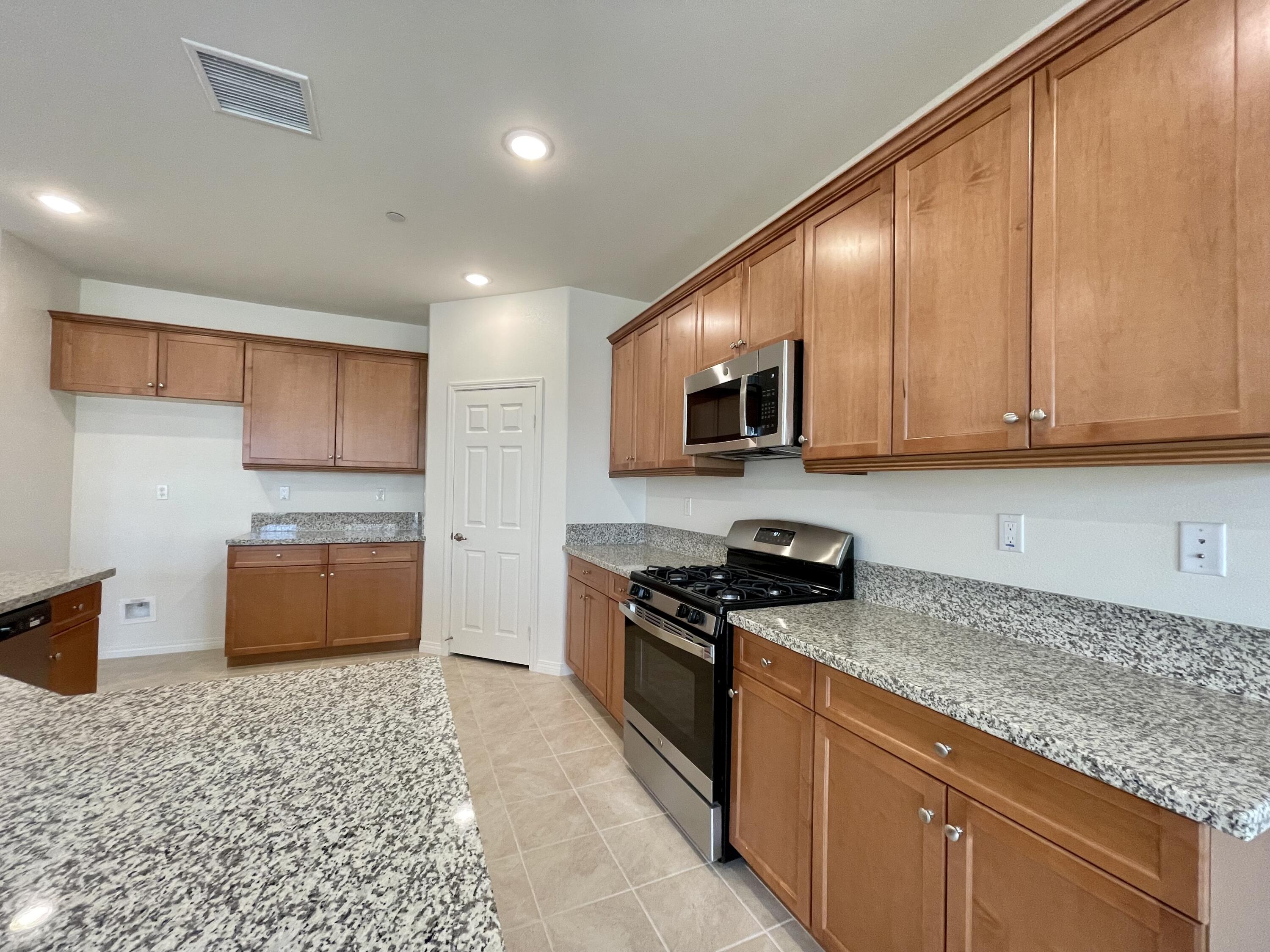 43835 Mezzelune Way Indio, CA 92203 - Photo 5 of 27 IMG_0730