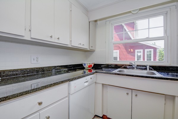 43 Inverness Road Arlington, MA 02476 - Photo 8 of 30 Gallery Image 8