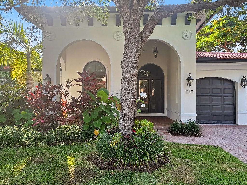 11411 Smathers Circle Miami, FL 33156 - Photo 3 of 35