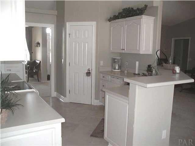 7153 Woodside Road Pensacola, FL 32526 - Photo 6 of 15 Gallery Image 6