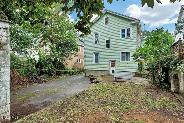 $1,550 | 105 Clermont Street, Unit 1, Albany, NY 12203
