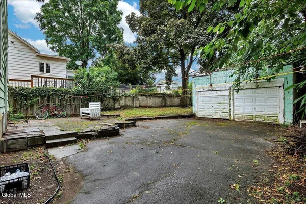 $1,550 | 105 Clermont Street, Unit 1, Albany, NY 12203