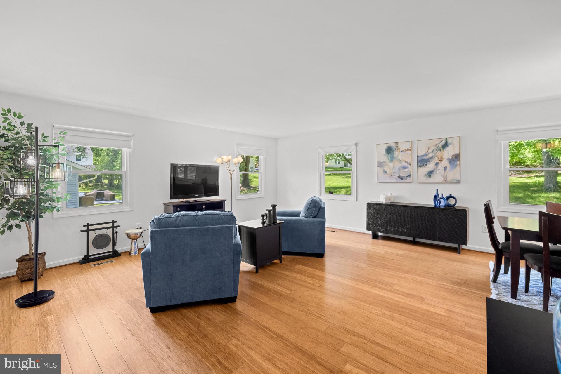 2925 Beaverwood Lane Silver Spring, MD 20906 - Photo 7 of 44 Living Room