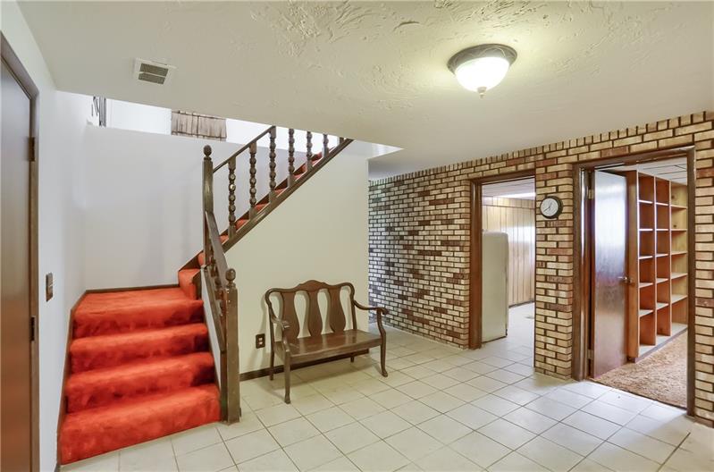 444 Independence Road Aliquippa, PA 15001 - Photo 3 of 23 Gallery Image 3