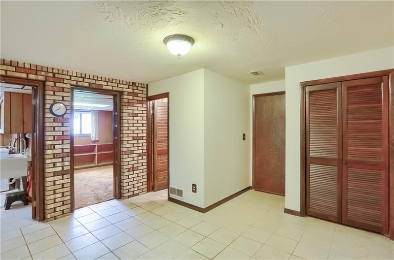 444 Independence Road Aliquippa, PA 15001 - Photo 4 of 23 Gallery Image 4