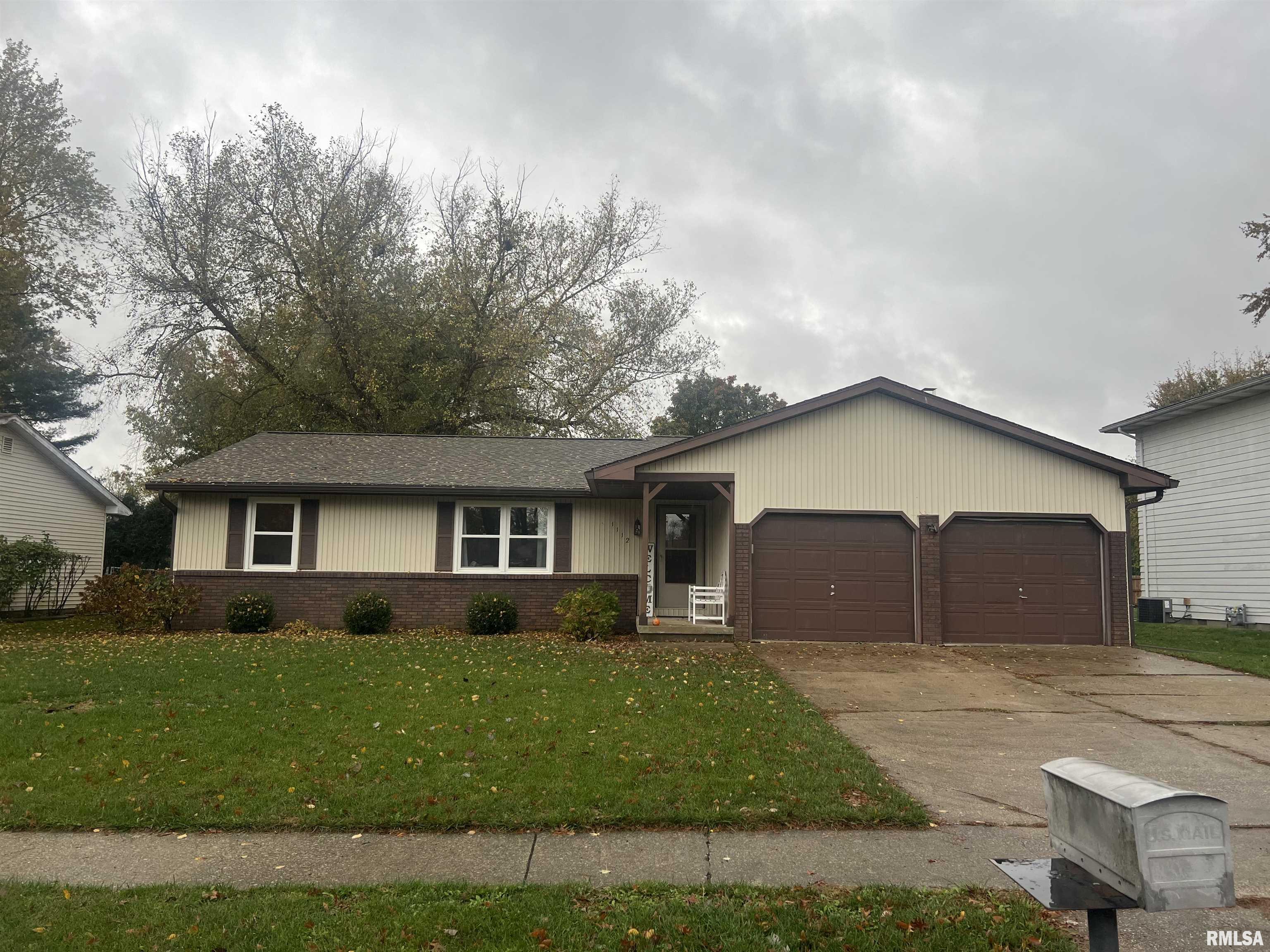 1112 Paddock Lane Springfield, IL 62712 - Photo 3 of 42