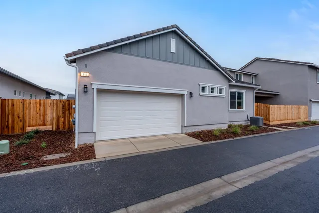 $485,921 | 347 Peters Lane South, Madera, CA 93636