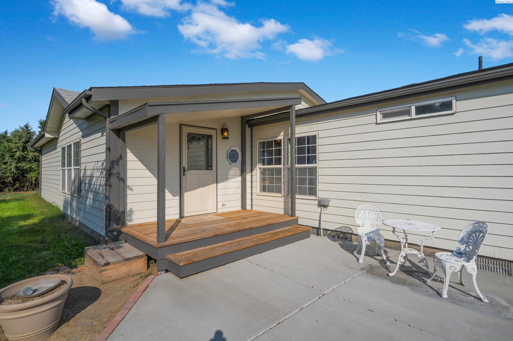 30804 East Ruppert Road Benton City, WA 99320 - Photo 2 of 28 Gallery Image 2