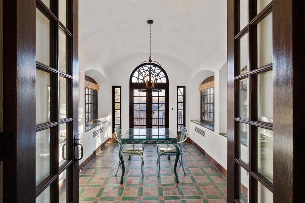 44 Bradford Road Wellesley, MA 02481 - Photo 14 of 35