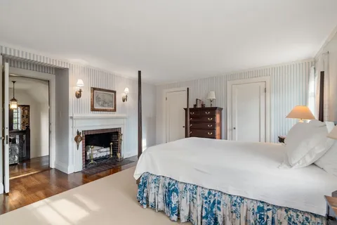 $3,150,000 | 44 Bradford Road, Wellesley, MA 02481
