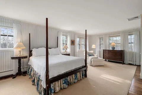 $3,150,000 | 44 Bradford Road, Wellesley, MA 02481