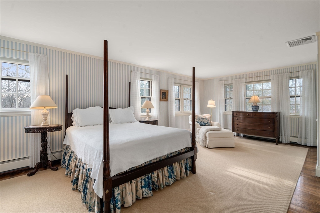 44 Bradford Road Wellesley, MA 02481 - Photo 19 of 35