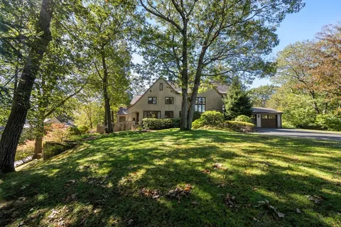 $3,150,000 | 44 Bradford Road, Wellesley, MA 02481