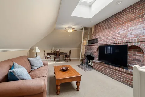 $3,150,000 | 44 Bradford Road, Wellesley, MA 02481