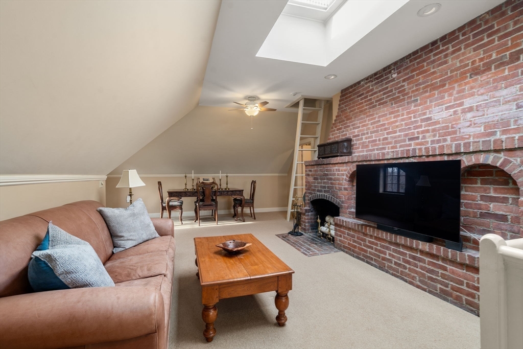 44 Bradford Road Wellesley, MA 02481 - Photo 30 of 35