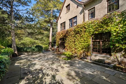$3,150,000 | 44 Bradford Road, Wellesley, MA 02481