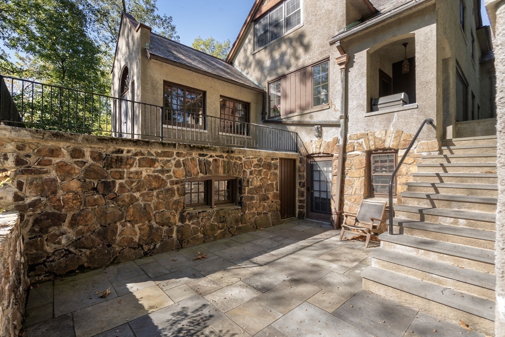 44 Bradford Road Wellesley, MA 02481 - Photo 32 of 35