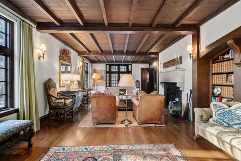 $3,150,000 | 44 Bradford Road, Wellesley, MA 02481