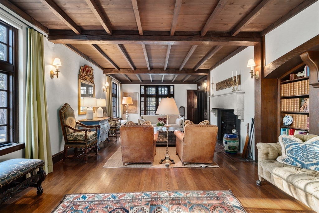 44 Bradford Road Wellesley, MA 02481 - Photo 8 of 35