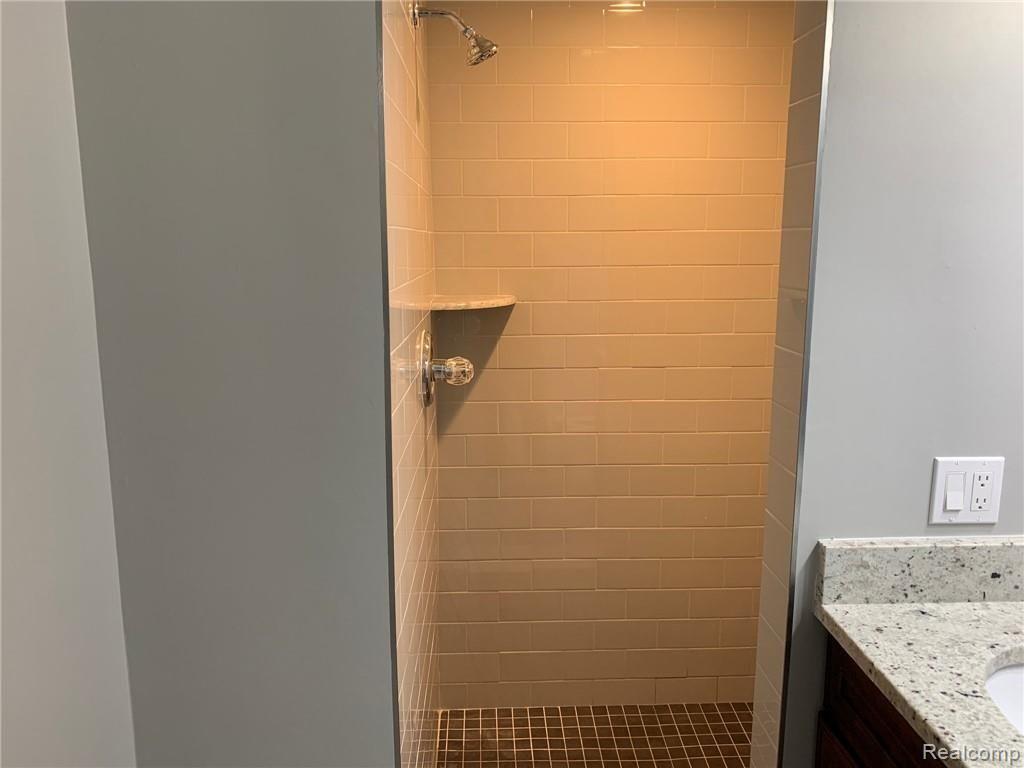 24447 Berg Road Southfield, MI 48033 - Photo 17 of 20 17.JPEG