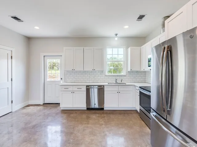 $2,500 | 500 Harmon Hills Cove, Unit N, Dripping Springs, TX 78620