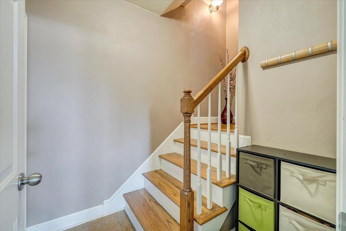 159 Lakeshore Terrace Road Hardy, VA 24101 - Photo 34 of 90 Stairs