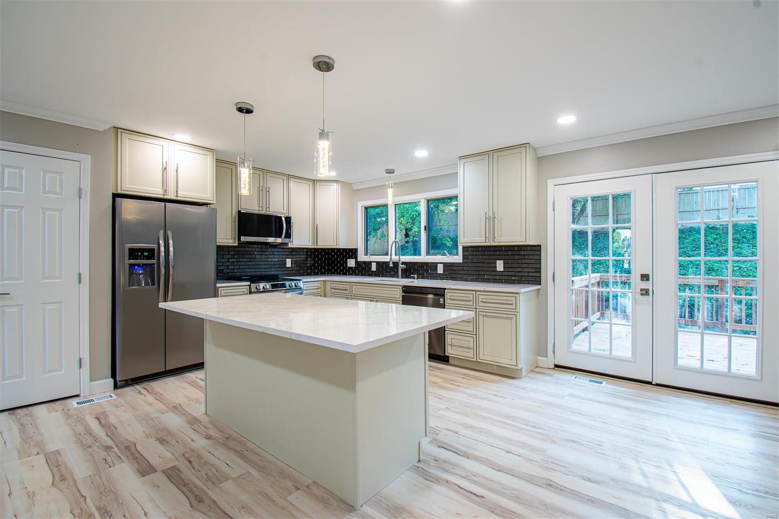 637 Clovertrail Drive Chesterfield, MO 63017 - Photo 13 of 90