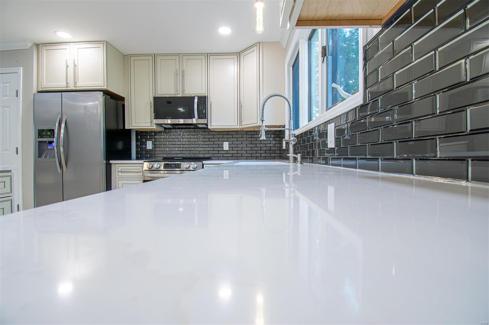 637 Clovertrail Drive Chesterfield, MO 63017 - Photo 15 of 90