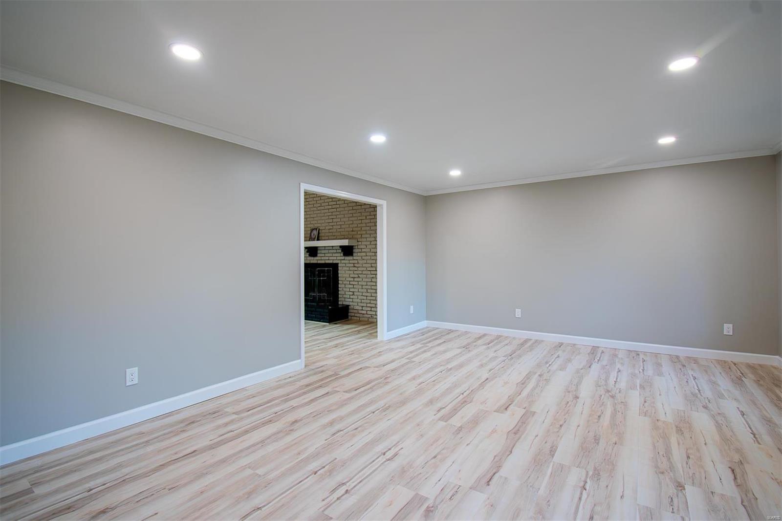 637 Clovertrail Drive Chesterfield, MO 63017 - Photo 32 of 90