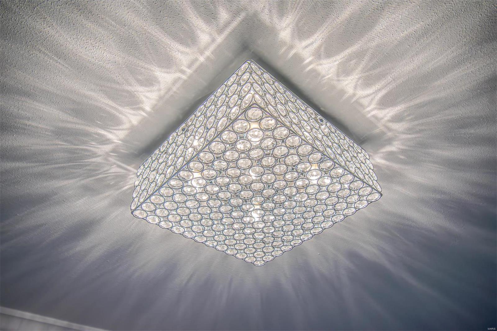 637 Clovertrail Drive Chesterfield, MO 63017 - Photo 4 of 90